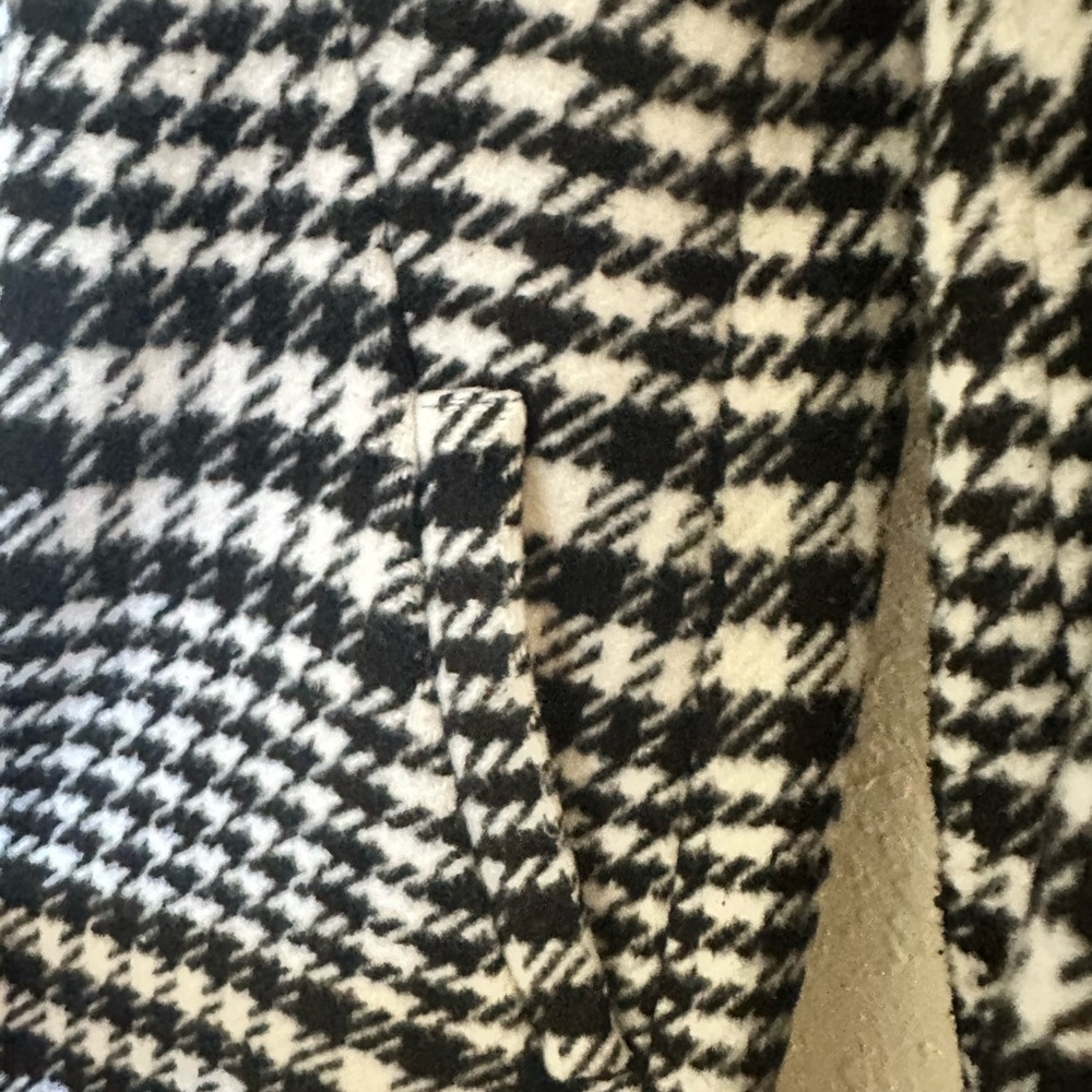 Kensie Black and White Houndstooth Coat
